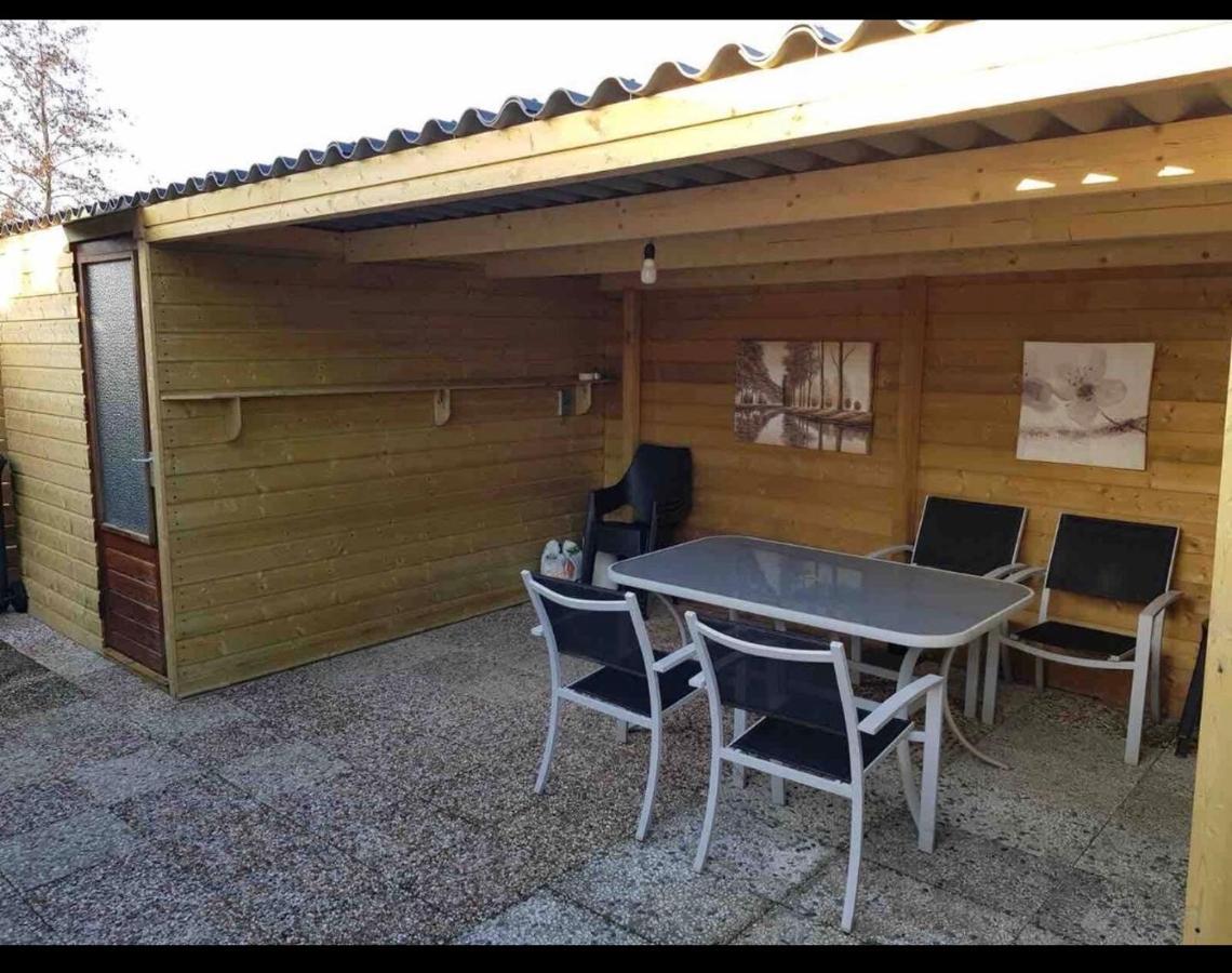 Cozy Chalet In Opmeer Near Amsterdam And Beach Exterior photo